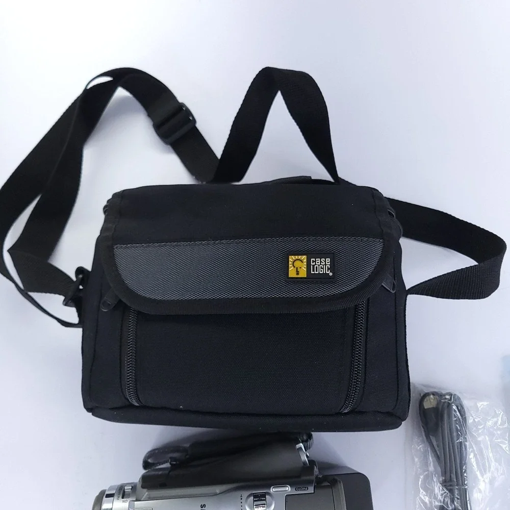 Samsung SCD23 MiniDV Video Camcorder Case Instructions Charger Batteries Tapes